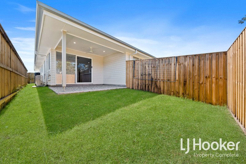 Photo - 2/86 Bunya Drive, Park Ridge QLD 4125 - Image 11