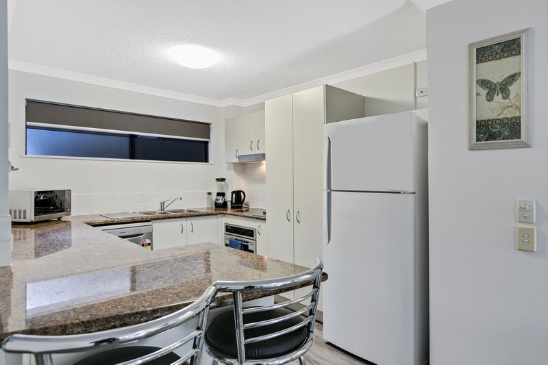 Photo - 2/87-89 Duporth Avenue, Maroochydore QLD 4558 - Image 3