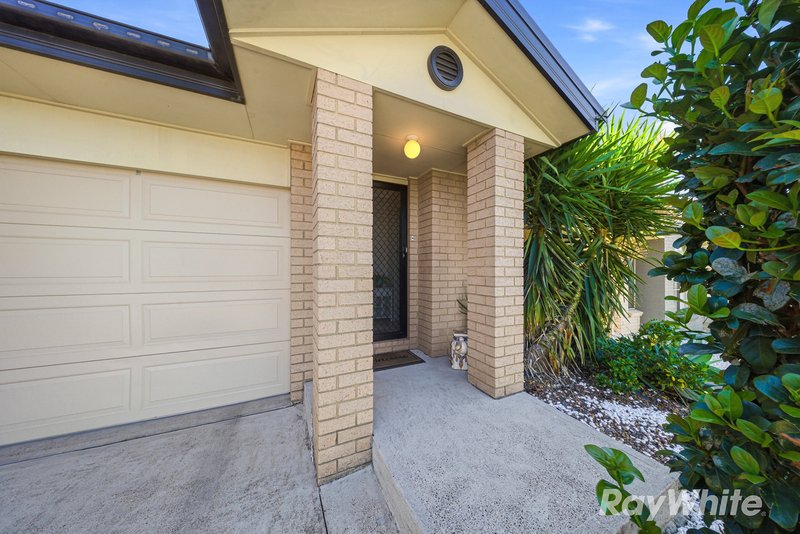 Photo - 2/87 Clayton Crescent, Rutherford NSW 2320 - Image 2