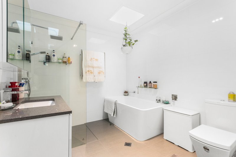 Photo - 2/87 Hillside Drive, Albion Park NSW 2527 - Image 7