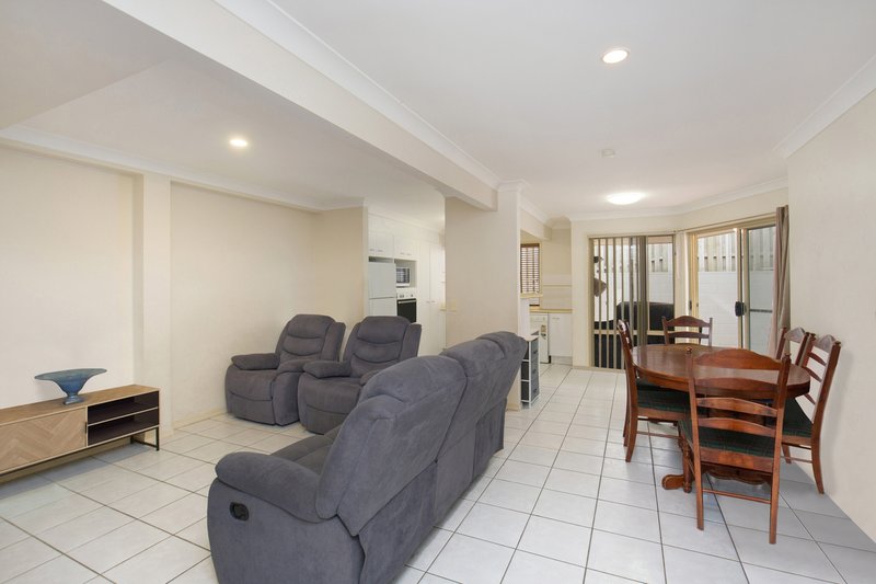 Photo - 2/87 Kingscliff Street, Kingscliff NSW 2487 - Image 2