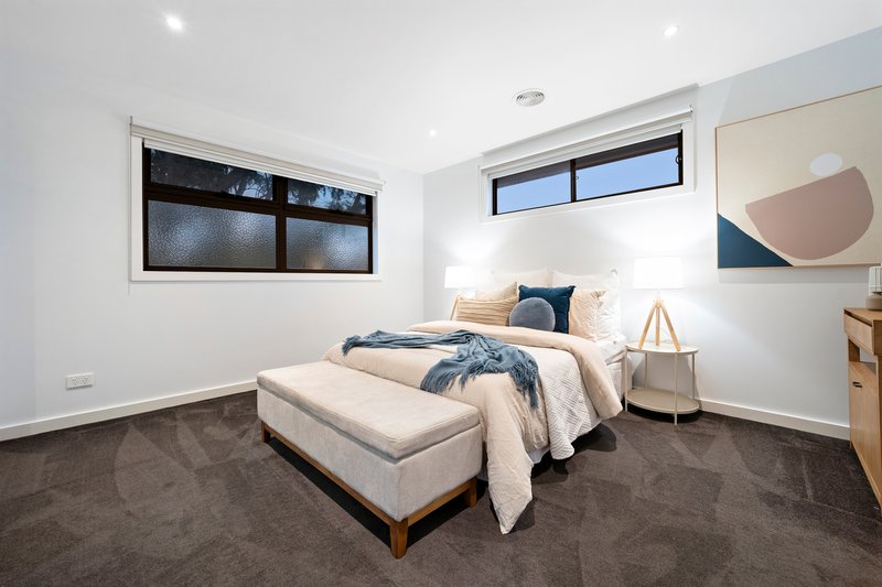 Photo - 2/87 Rickards Avenue North, Knoxfield VIC 3180 - Image 13