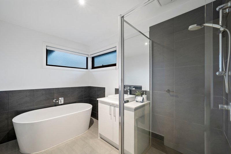 Photo - 2/87 Rickards Avenue North, Knoxfield VIC 3180 - Image 15
