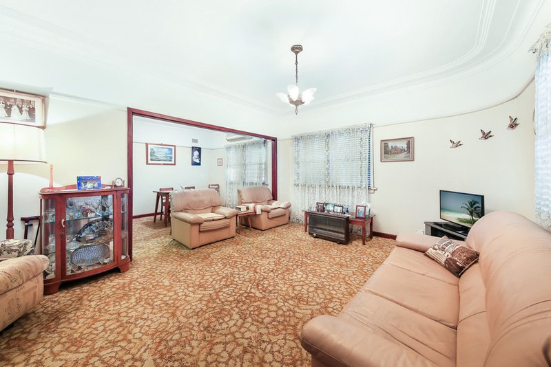 Photo - 287 Roberts Road, Greenacre NSW 2190 - Image 3