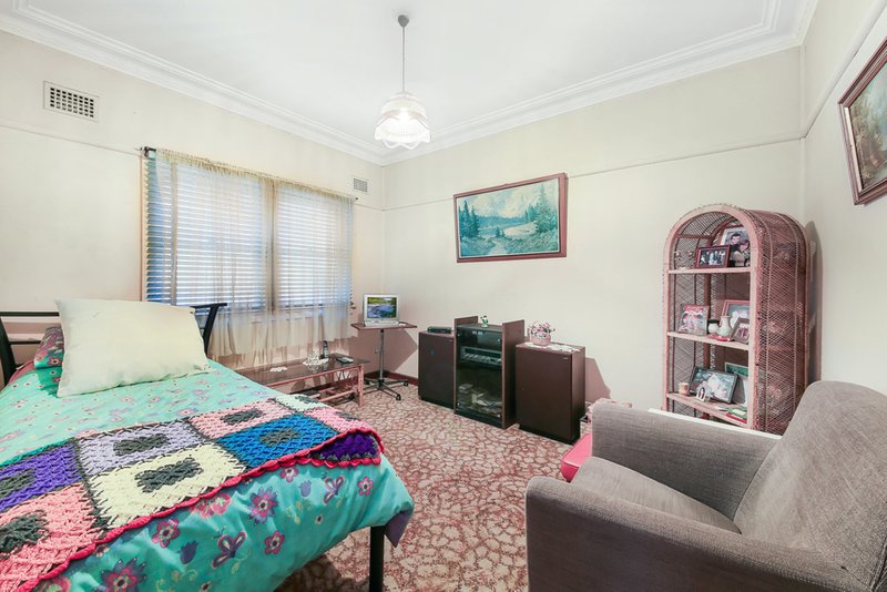 Photo - 287 Roberts Road, Greenacre NSW 2190 - Image 6