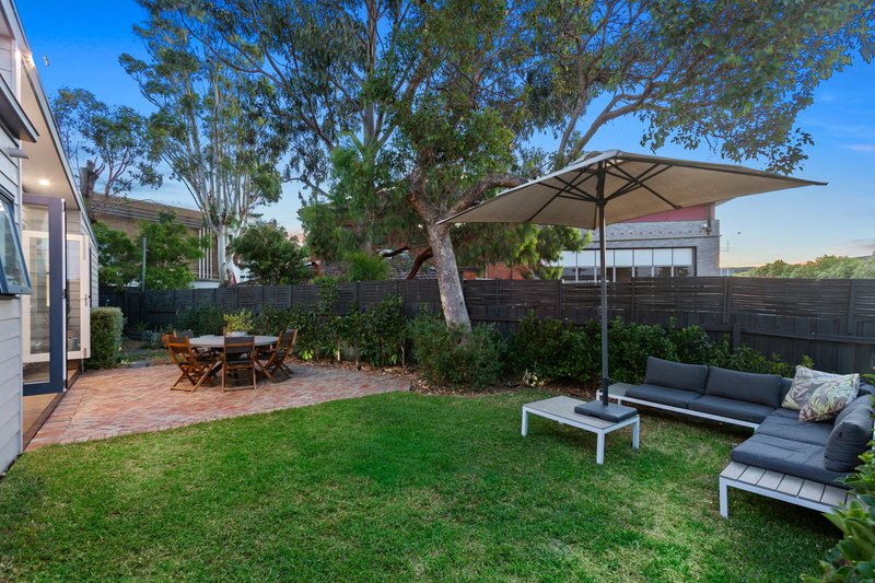 Photo - 2/87 Warrigal Road, Mentone VIC 3194 - Image 16