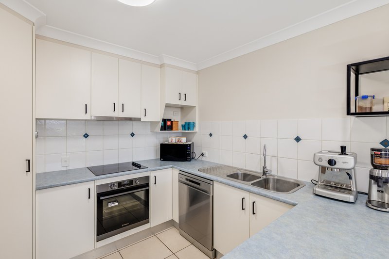 Photo - 2/87 Wuth Street, Darling Heights QLD 4350 - Image 4