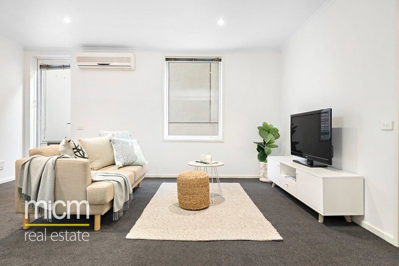 Photo - 28/79 Whiteman Street, Southbank VIC 3006 - Image 2