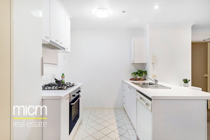 Photo - 28/79 Whiteman Street, Southbank VIC 3006 - Image 4