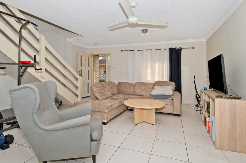 Photo - 2/88-90 Boundary Street, Beenleigh QLD 4207 - Image 3