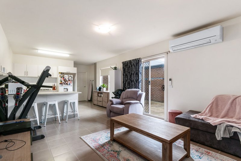 Photo - 2/88 Albert Street, Rosedale VIC 3847 - Image 2