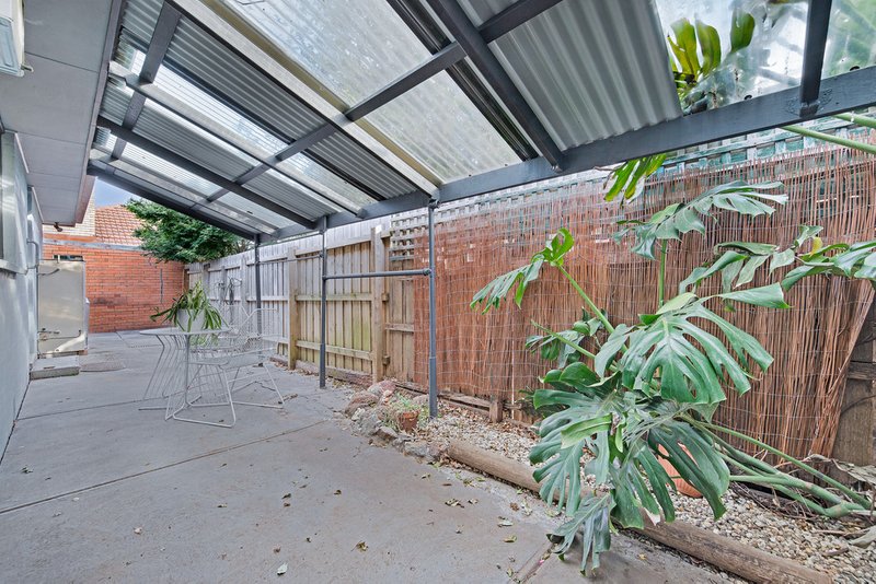 Photo - 2/88 Blackburn Road, Glen Waverley VIC 3150 - Image 9