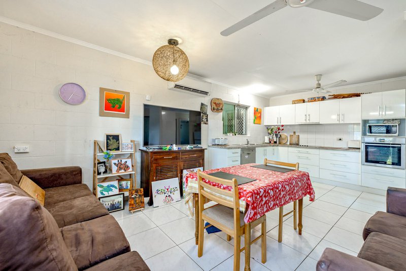 Photo - 288 Buchan Street, Westcourt QLD 4870 - Image 4