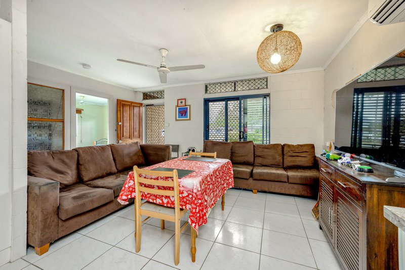 Photo - 288 Buchan Street, Westcourt QLD 4870 - Image 5