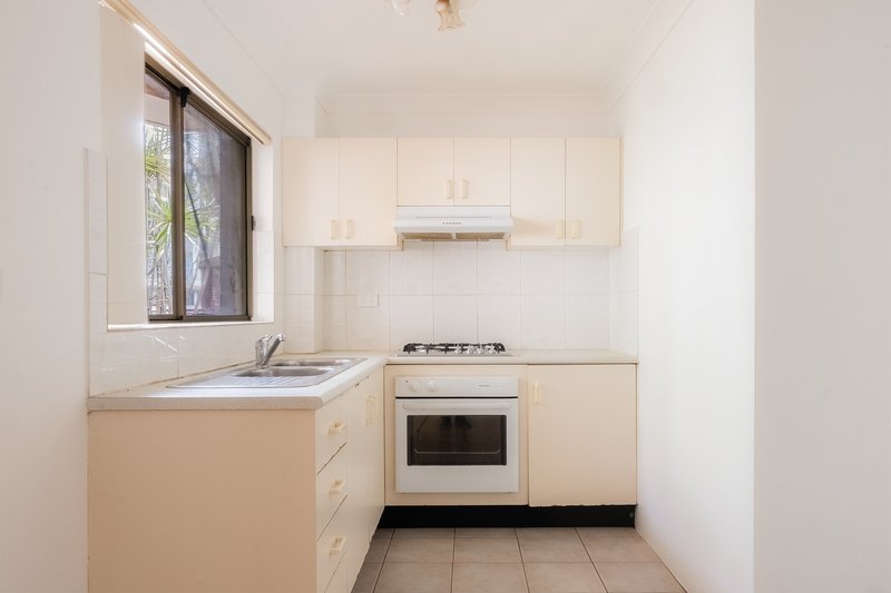 Photo - 28/8 Fourth Avenue, Blacktown NSW 2148 - Image 2