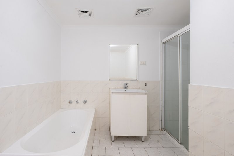 Photo - 28/8 Fourth Avenue, Blacktown NSW 2148 - Image 7