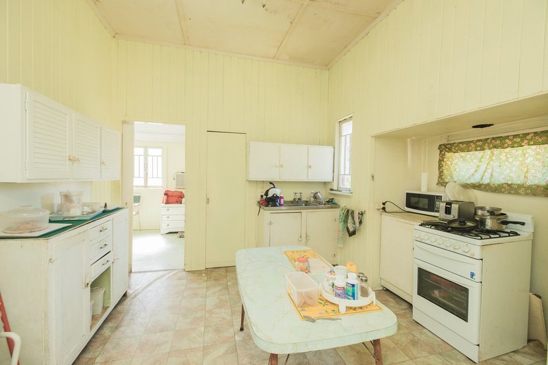 Photo - 288 Pine Street, Berserker QLD 4701 - Image 4