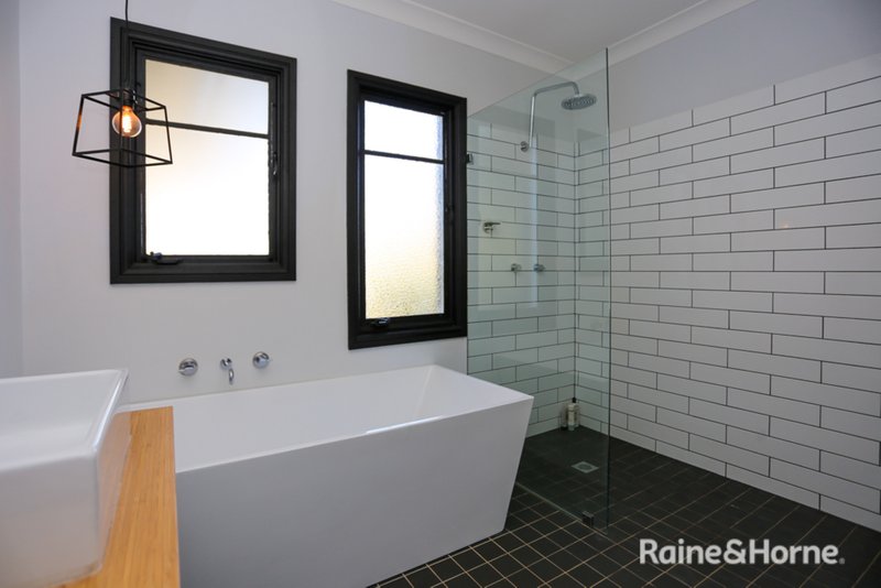 Photo - 288 Piper Street, Bathurst NSW 2795 - Image 13