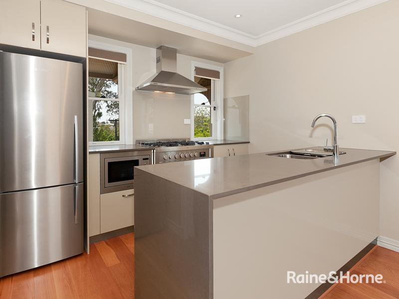 Photo - 2/88 Ryans Road, St Lucia QLD 4067 - Image 3