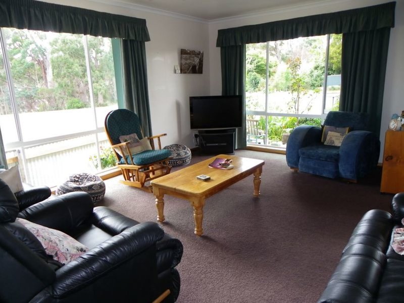 Photo - 2/88 Saunders Street, Wynyard TAS 7325 - Image 5