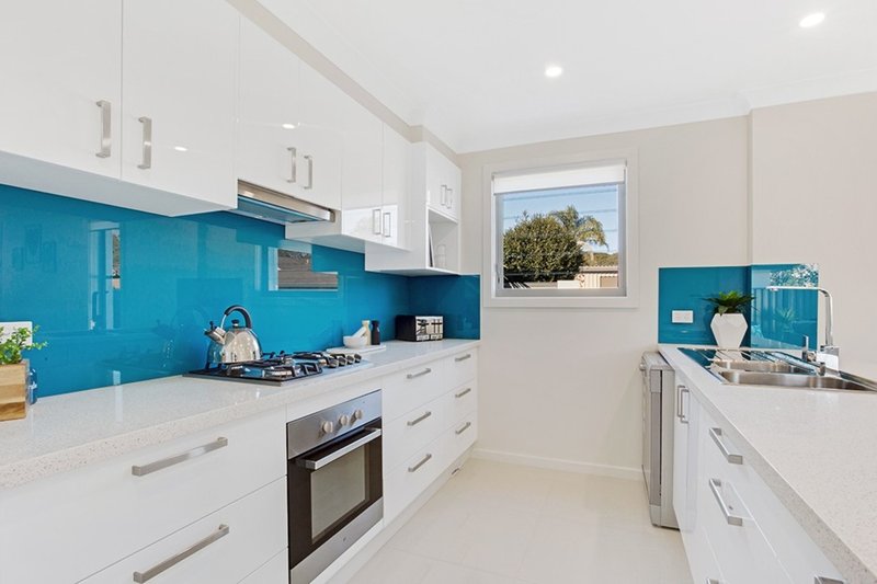 Photo - 2/88 Tomaree Road, Shoal Bay NSW 2315 - Image 2