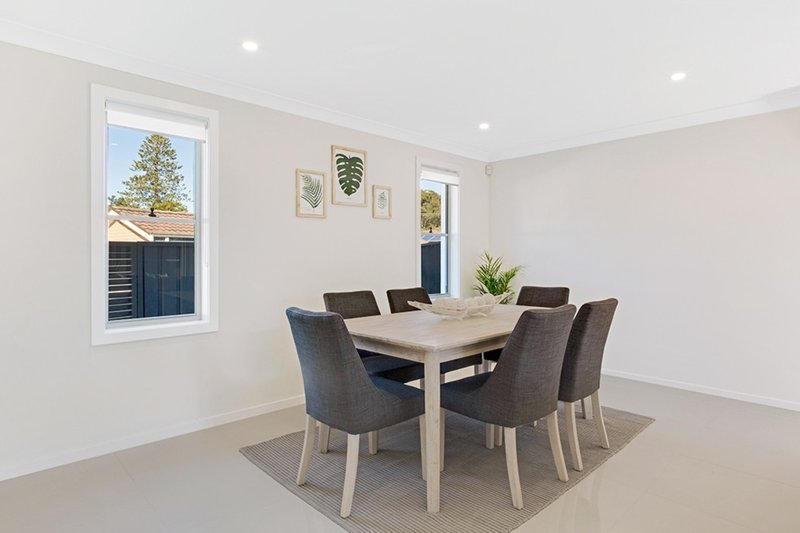 Photo - 2/88 Tomaree Road, Shoal Bay NSW 2315 - Image 5