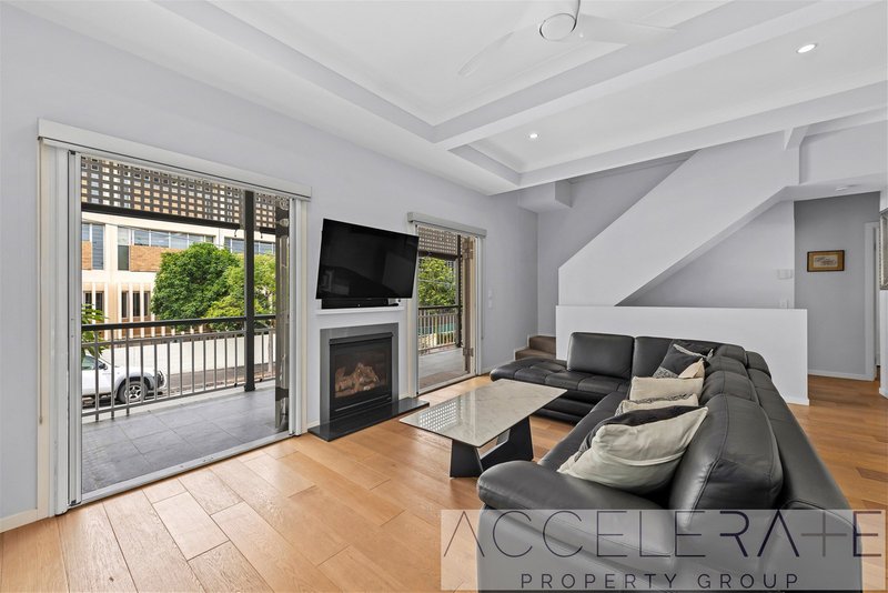 Photo - 2/88 Victoria Street, Spring Hill QLD 4000 - Image 4