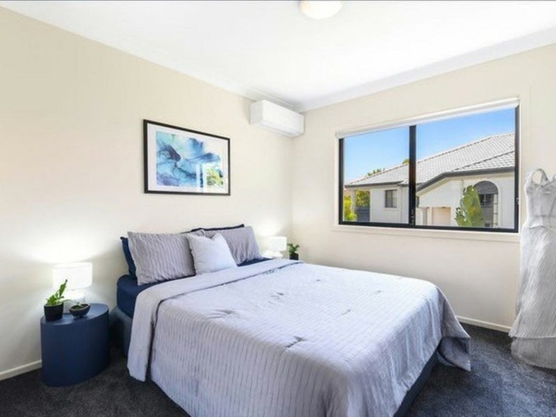 Photo - 28/85 Palm Meadows Drive, Carrara QLD 4211 - Image 9