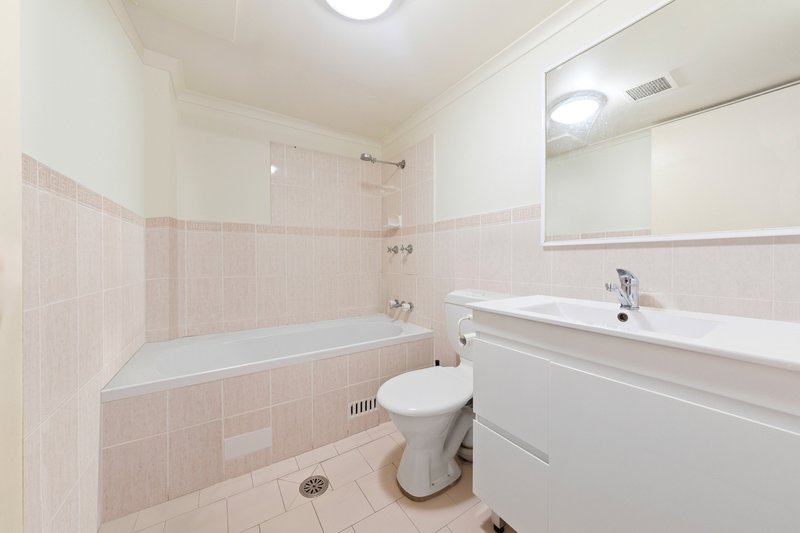 Photo - 28/9-11 Linda Street, Hornsby NSW 2077 - Image 5