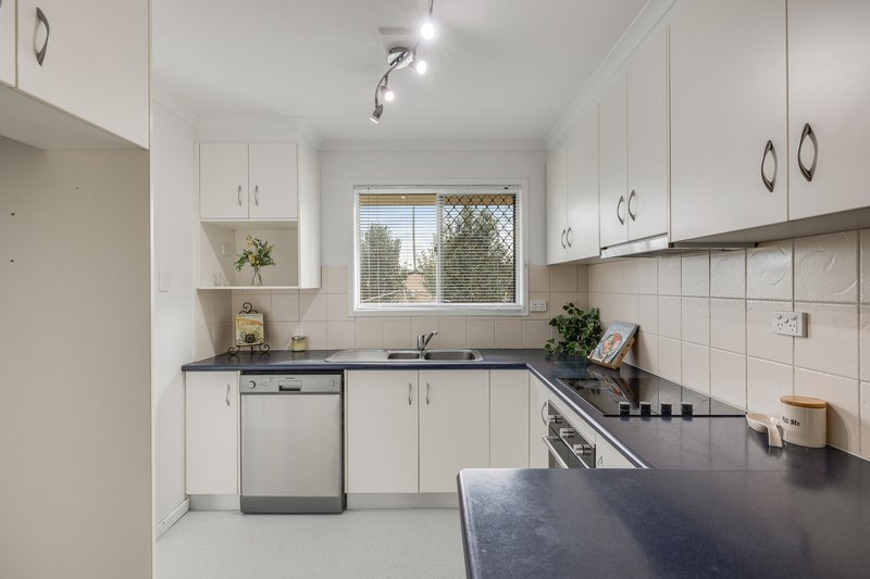 Photo - 2/89 Herries Street, East Toowoomba QLD 4350 - Image 2