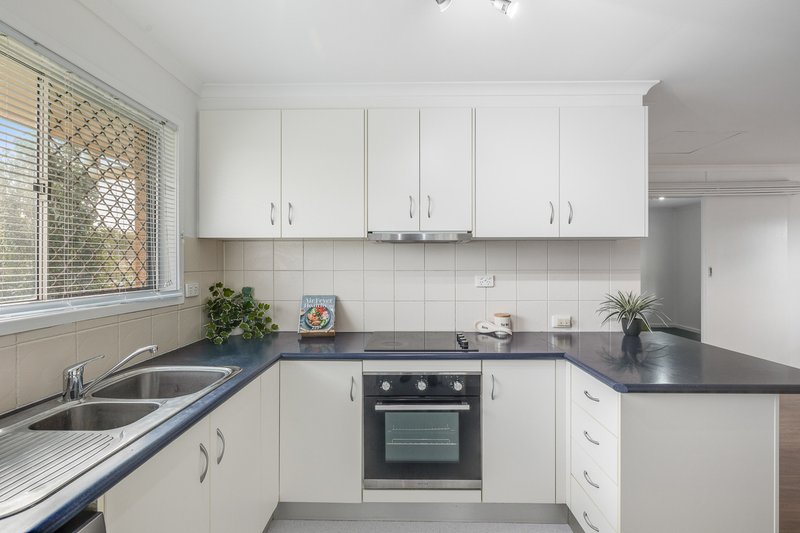 Photo - 2/89 Herries Street, East Toowoomba QLD 4350 - Image 3