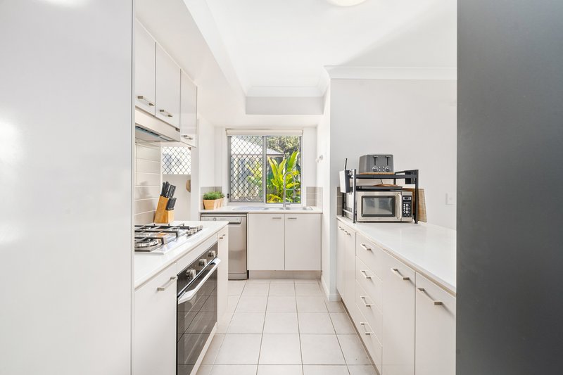 Photo - 2/89 Northquarter Drive, Murrumba Downs QLD 4503 - Image 7