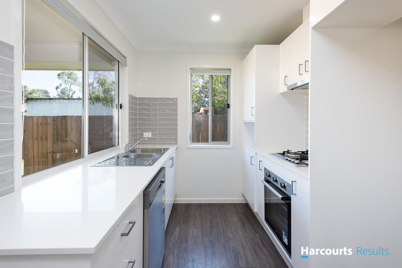 Photo - 28a Carousel Street, Hillcrest QLD 4118 - Image 4