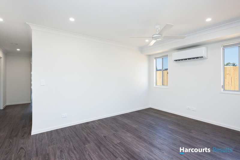 Photo - 28a Carousel Street, Hillcrest QLD 4118 - Image 5