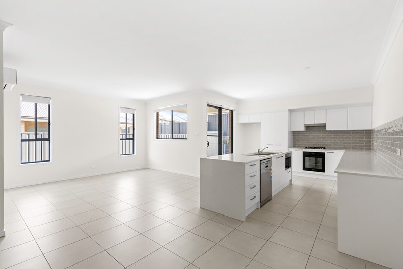 Photo - 28A Hillgate Drive, Thornton NSW 2322 - Image 2