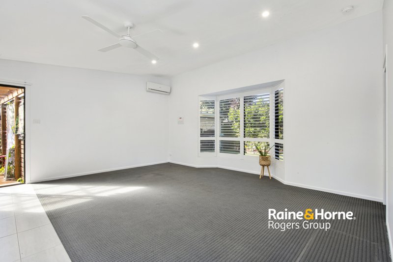 Photo - 28A Inderan Avenue, Lake Haven NSW 2263 - Image 3