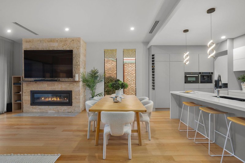 Photo - 28a Mcdonald Grove, West Lakes SA 5021 - Image 10