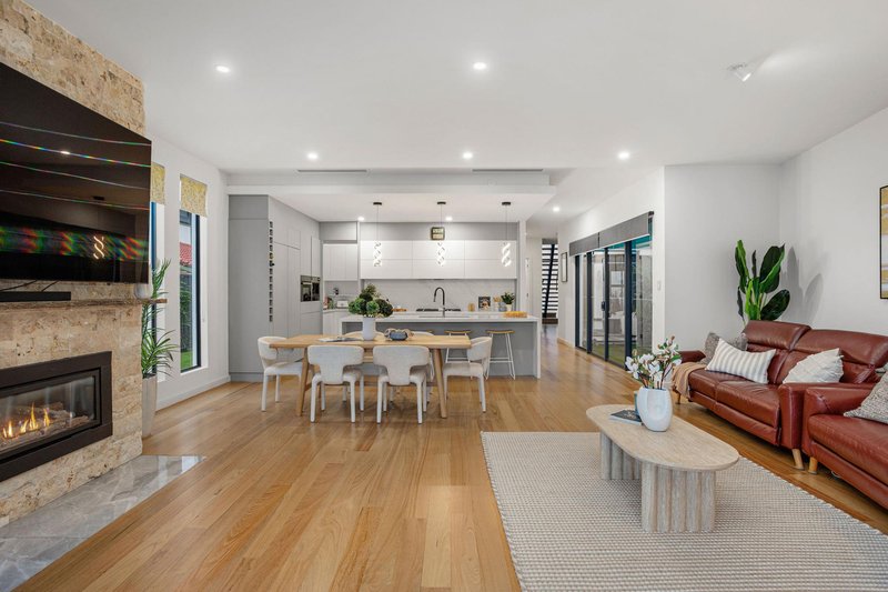 Photo - 28a Mcdonald Grove, West Lakes SA 5021 - Image 12
