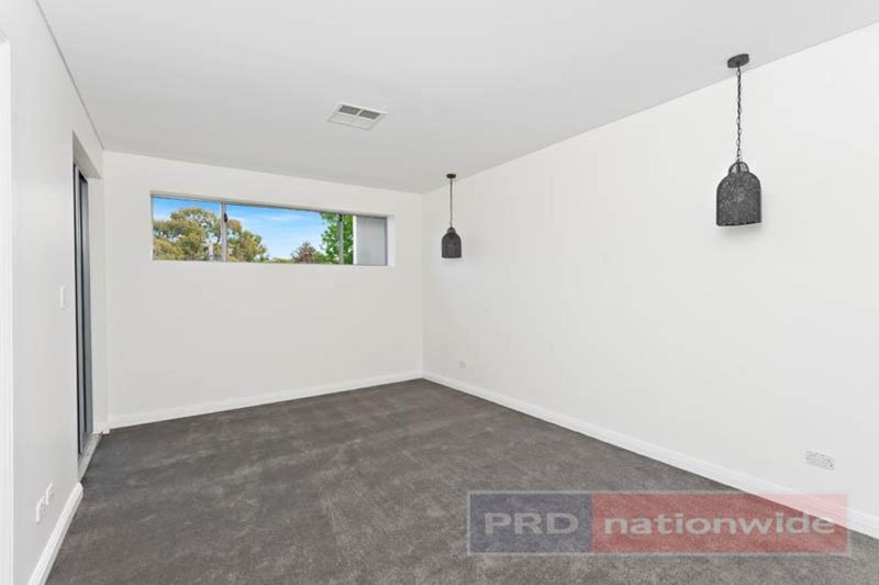 Photo - 28A Parkview Avenue, Picnic Point NSW 2213 - Image 4