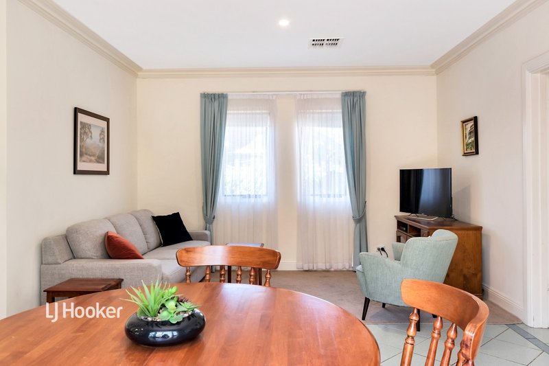 Photo - 2/8A Wynyard Grove, Wattle Park SA 5066 - Image 7