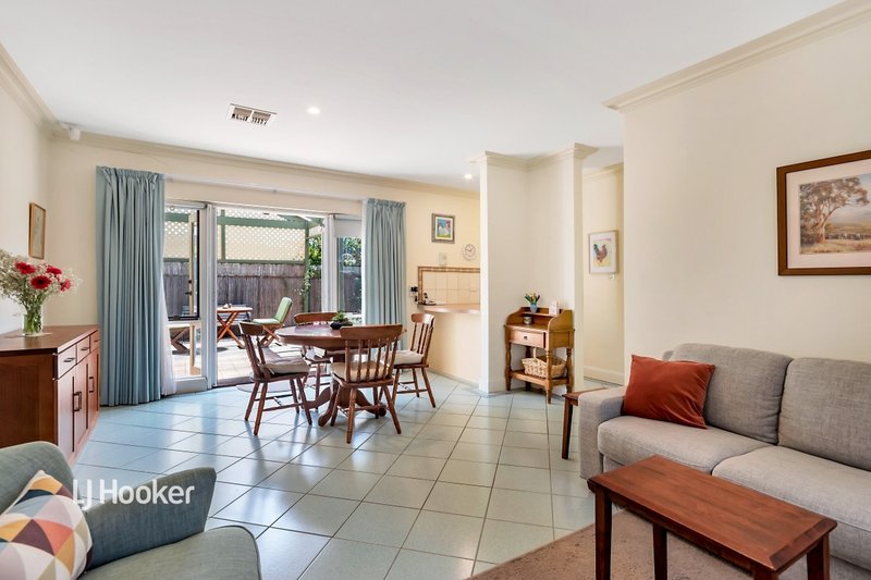 Photo - 2/8A Wynyard Grove, Wattle Park SA 5066 - Image 9