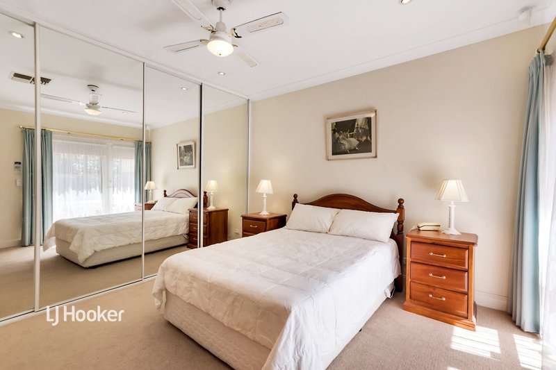 Photo - 2/8A Wynyard Grove, Wattle Park SA 5066 - Image 11