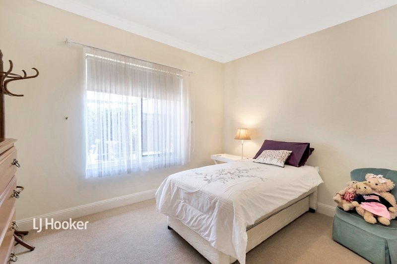 Photo - 2/8A Wynyard Grove, Wattle Park SA 5066 - Image 14