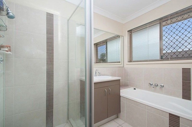 Photo - 28B Spruce Street, Loganlea QLD 4131 - Image 9