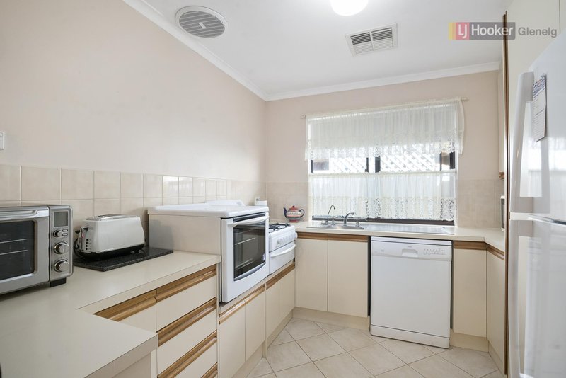 Photo - 28B Vendale Drive, Flagstaff Hill SA 5159 - Image 7