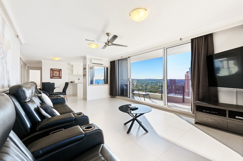 Photo - 28C Beach Haven 1 Albert Ave , Broadbeach QLD 4218 - Image 3