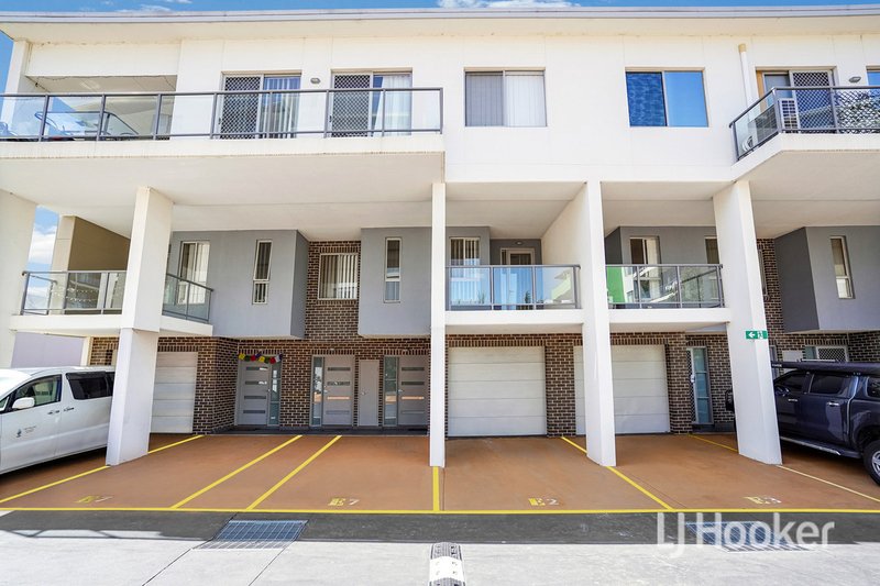 2/8E Myrtle Street, Prospect NSW 2148