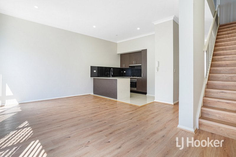 Photo - 2/8E Myrtle Street, Prospect NSW 2148 - Image 2