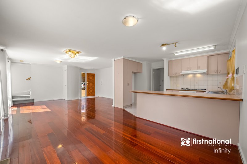 Photo - 2/9-11 Wills Avenue, Mount Waverley VIC 3149 - Image 2