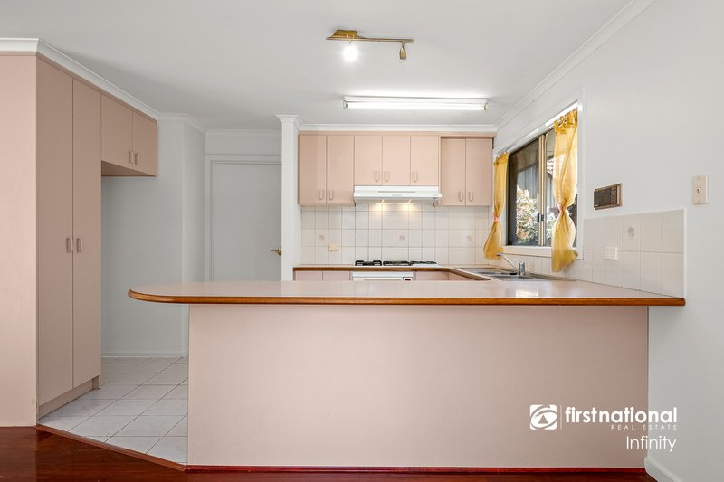 Photo - 2/9-11 Wills Avenue, Mount Waverley VIC 3149 - Image 5